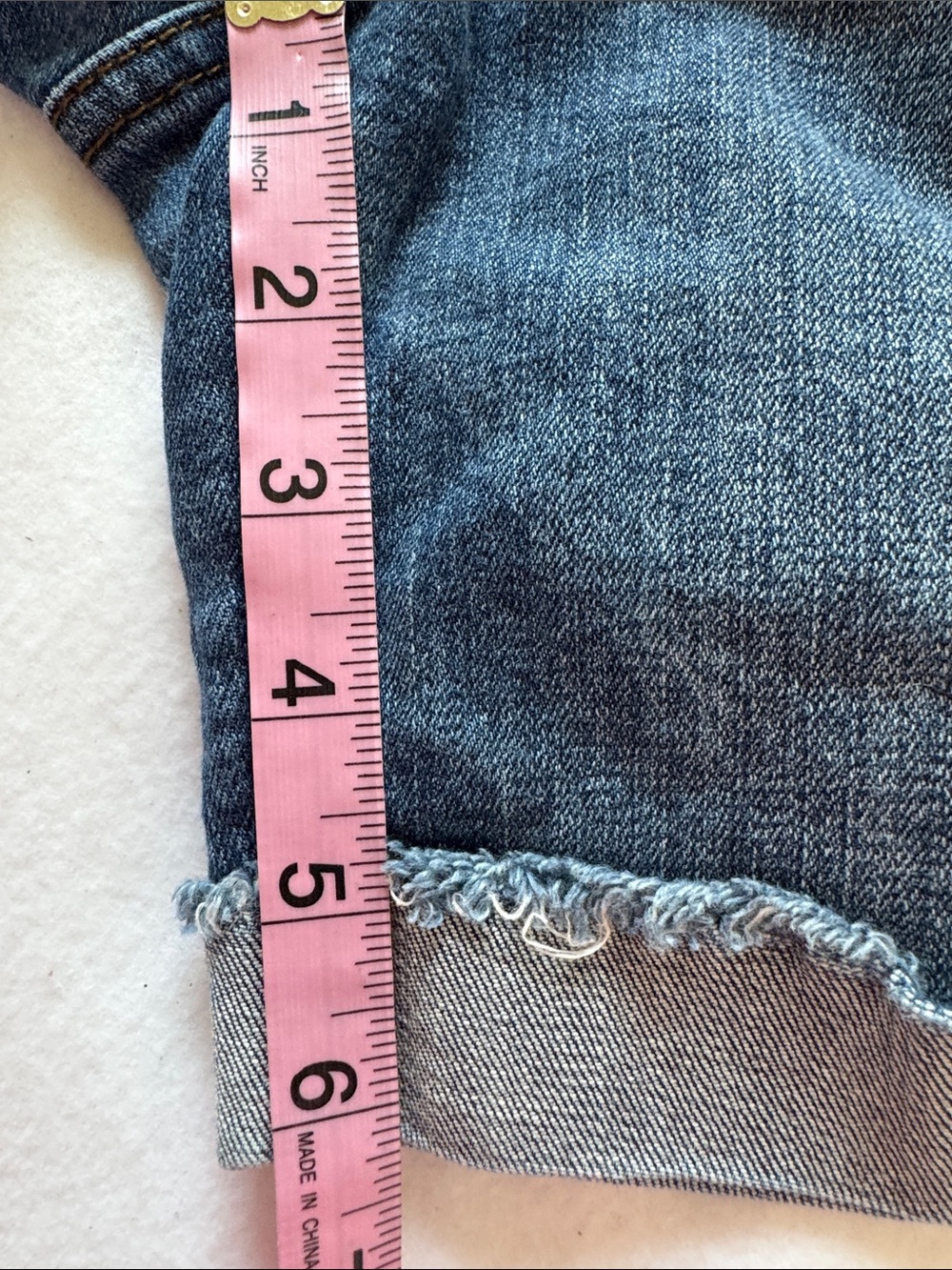 KUT from the Kloth Catherine Boyfriend Denim Shorts Distressed Cuffed Size 8 - Picture 8 of 12